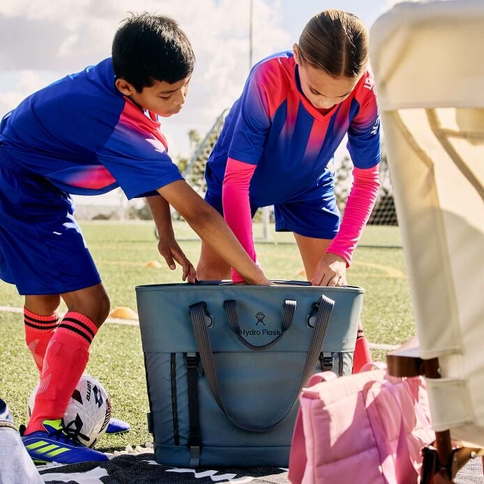 Carryout™ Soft Cooler Tote 30 L - Image 8